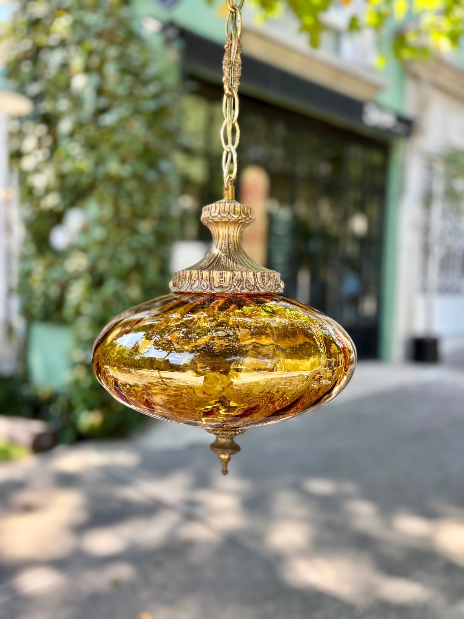 Lámpara ovalada ámbar