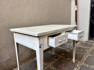 Mesa de lámina y terrazo