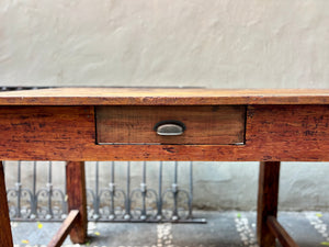 Mesa larga doble cajón