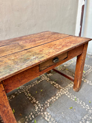 Mesa larga doble cajón