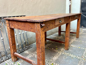 Mesa larga doble cajón