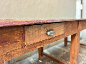 Mesa larga doble cajón