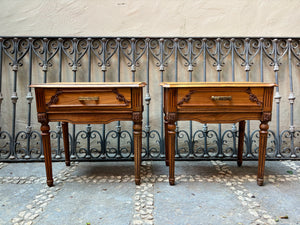 Burós patas torneadas