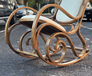 Mecedora estilo Thonet