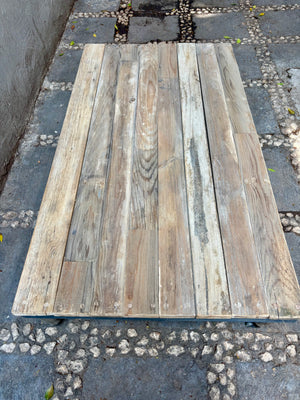 Mesa baja de madera recuperada