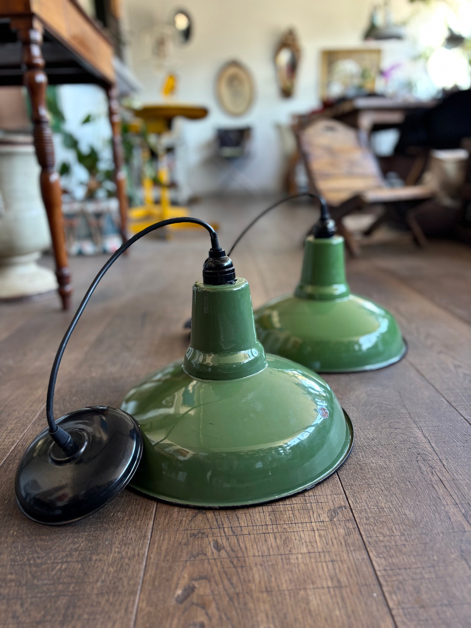 Lámparas porcelanizadas industriales verdes