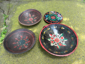 Platos de madera decorados