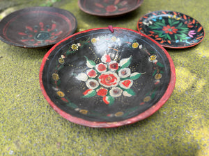 Platos de madera decorados