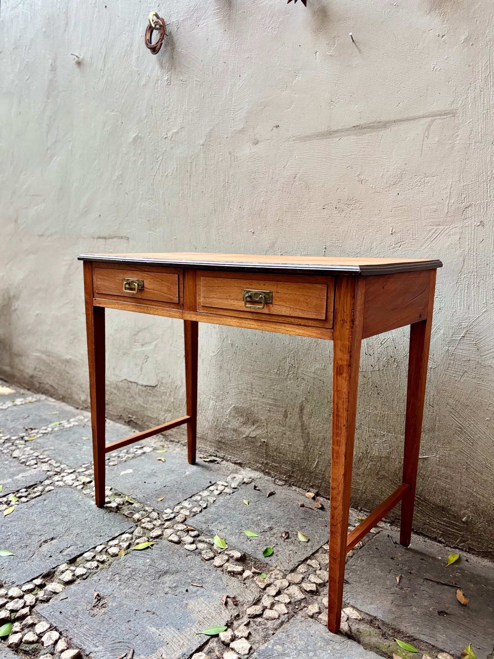 Escritorio de cedro