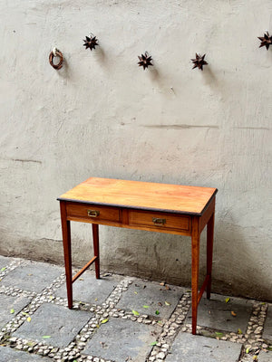 Escritorio de cedro