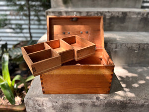 Caja de cedro con llave