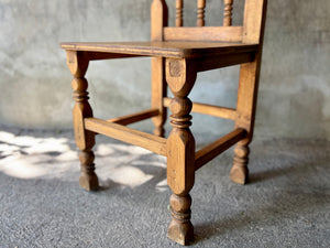 Silla mexicana de madera