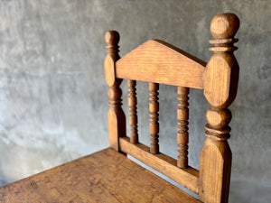 Silla mexicana de madera