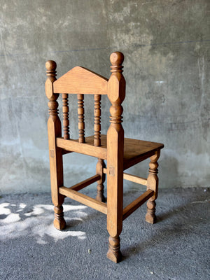 Silla mexicana de madera