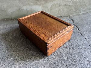 Caja de madera grande con tapa