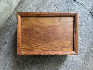 Caja de madera grande con tapa