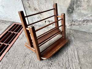 Revistero de madera