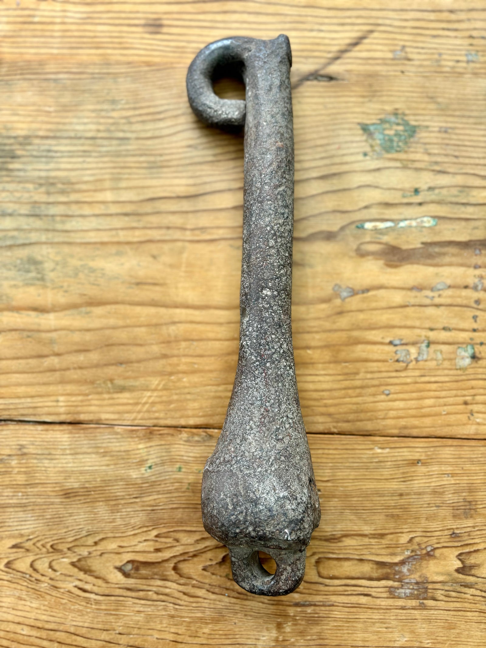 Badajo antiguo de campana