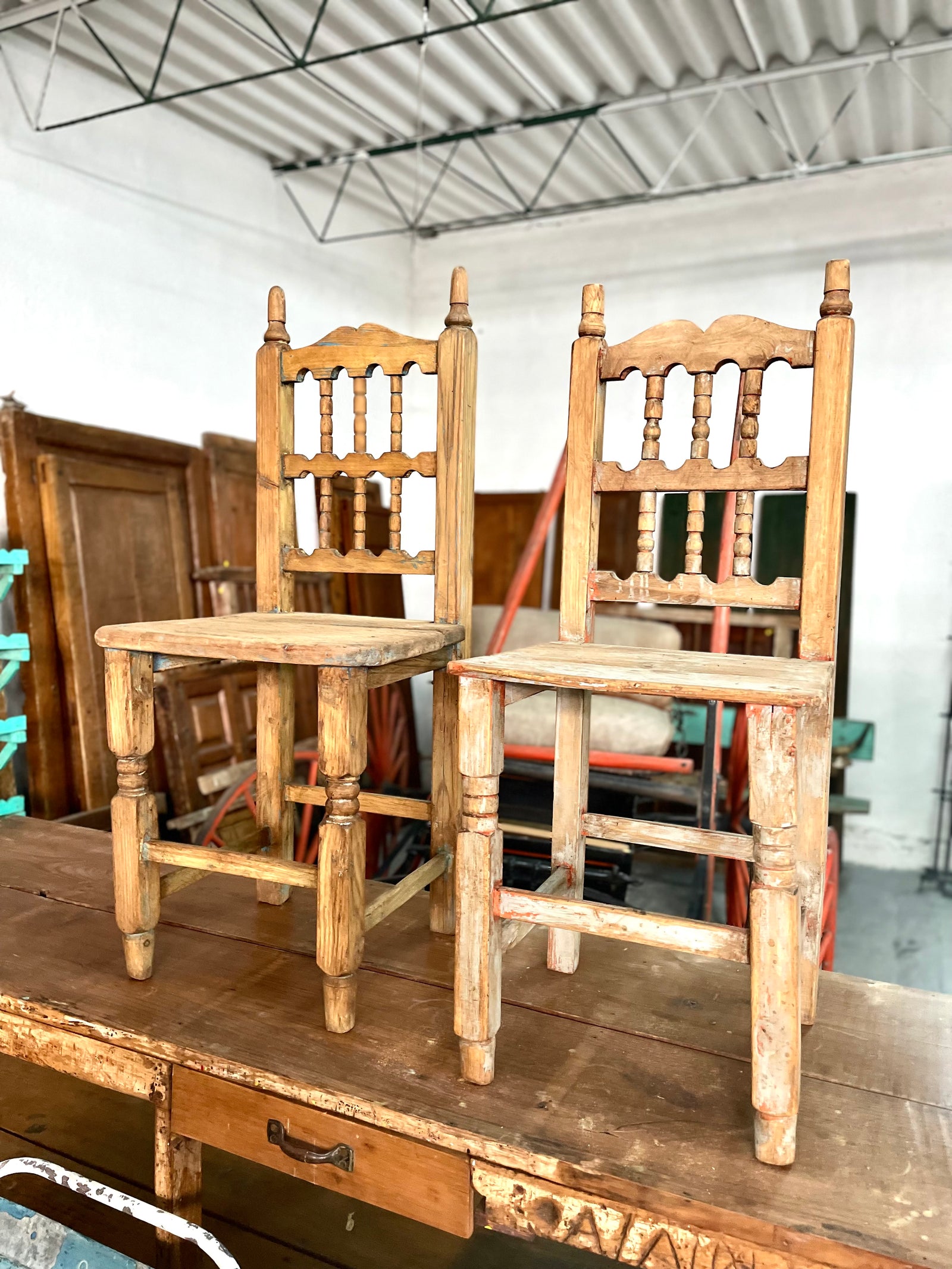 Silla mexicana de madera