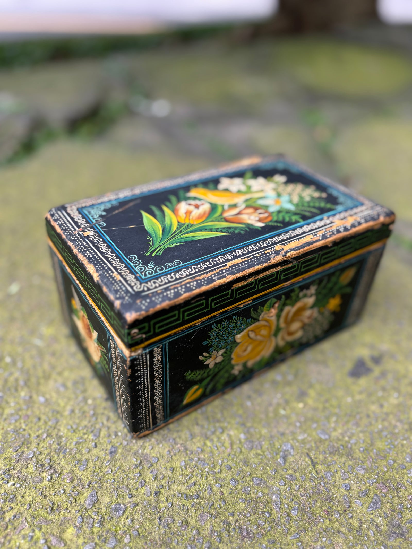 Baúl de Olinalá mediano