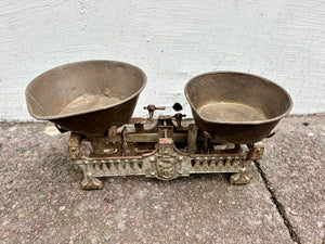 Balanza mecánica de dos platos