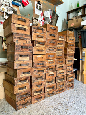 Cajones de biblioteca antiguos