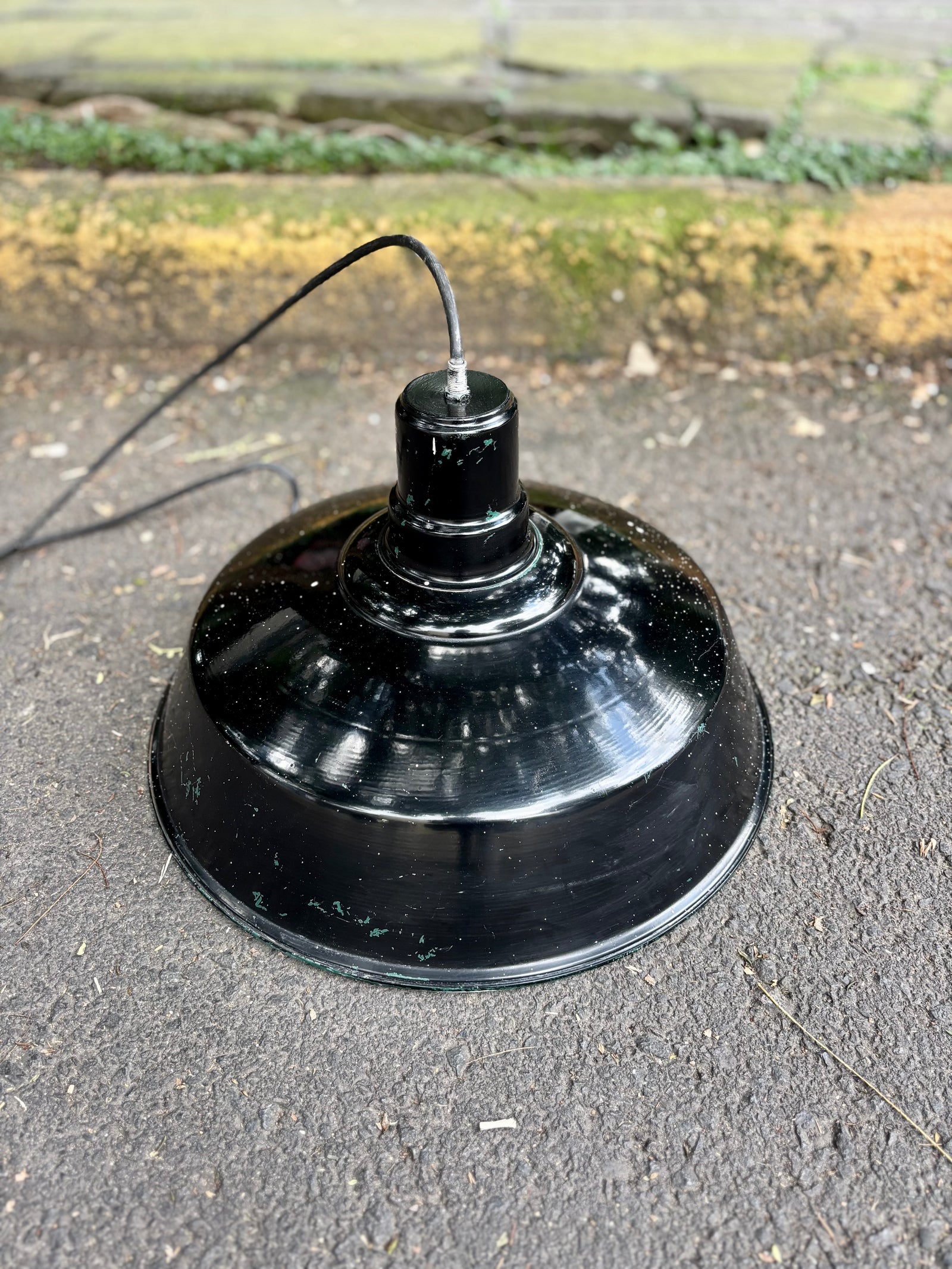 Lámpara industrial negra