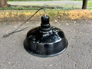Lámpara industrial negra