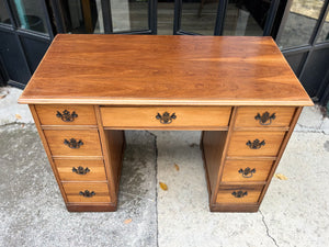 Escritorio de madera