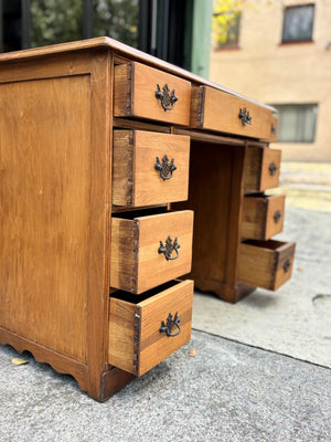 Escritorio de madera