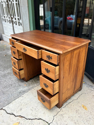 Escritorio de madera