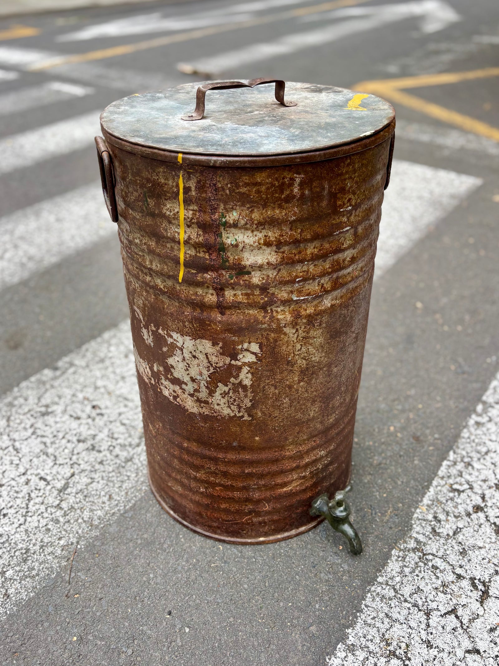 Dispensador de agua antiguo