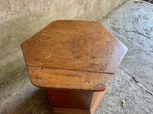 Pedestal de madera