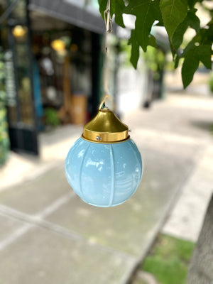 Lámpara bola azul claro