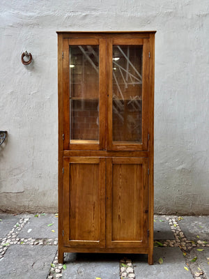 Vitrina de madera