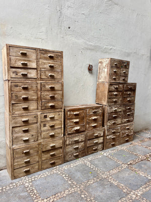 Mueble antiguo de tlapalería