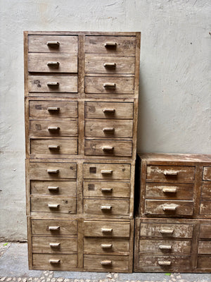 Mueble antiguo de tlapalería
