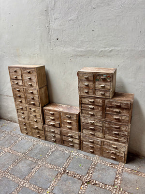 Mueble antiguo de tlapalería