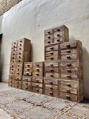 Mueble antiguo de tlapalería