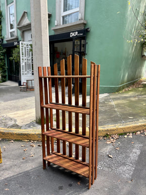 Trastero de madera