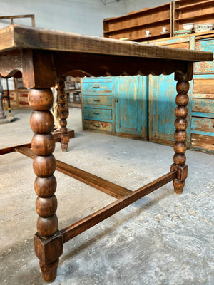 Mesa estilo Renacimiento