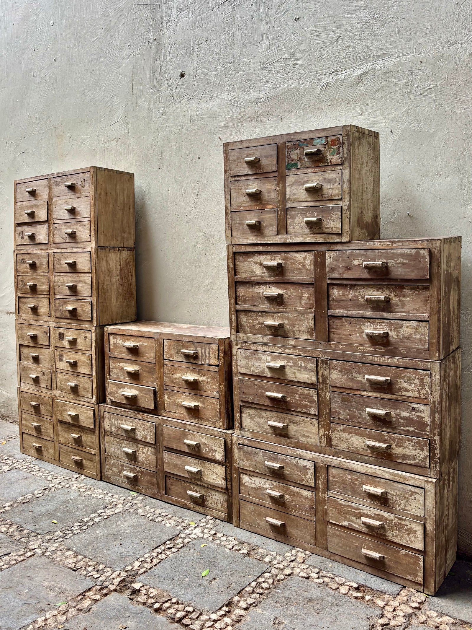 Mueble antiguo de tlapalería