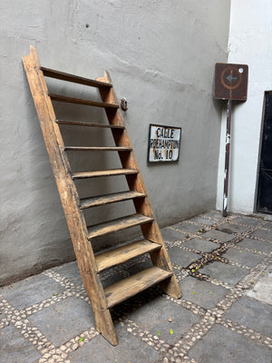 Escalera de tapanco