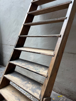 Escalera de tapanco