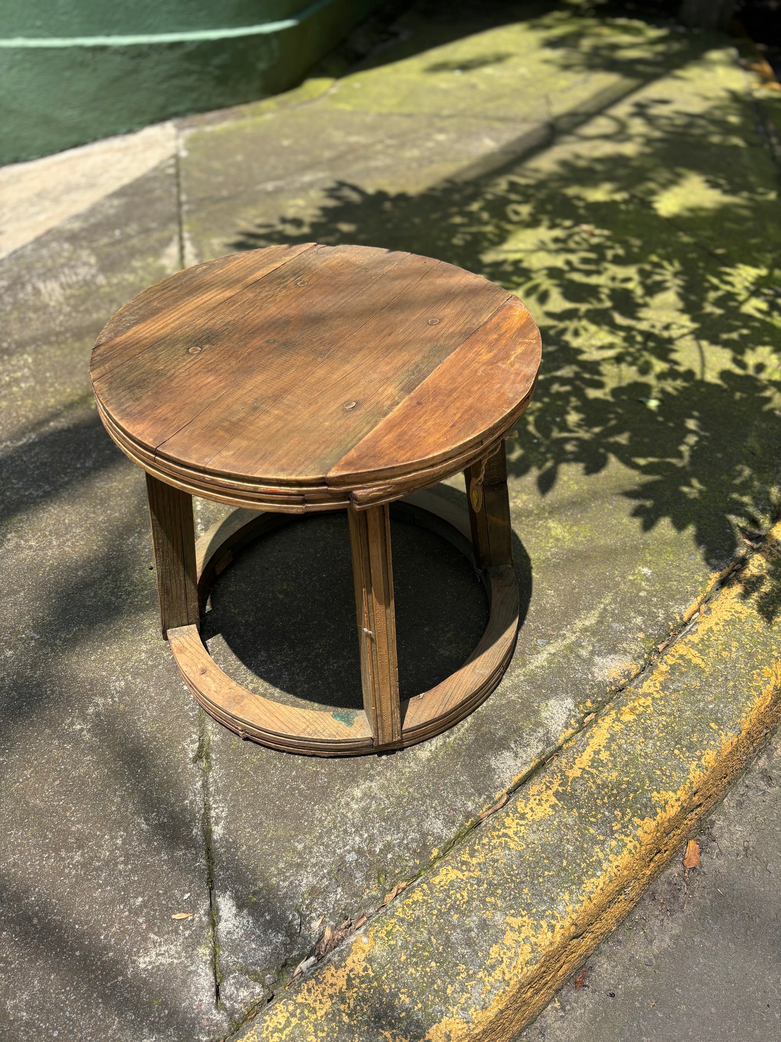 Mesa auxiliar redonda