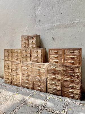Mueble antiguo de tlapalería