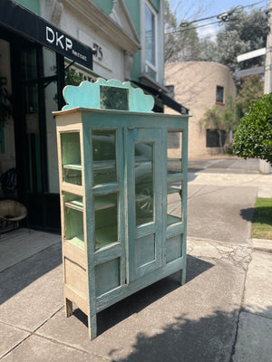 Mueble vitrina con espejo
