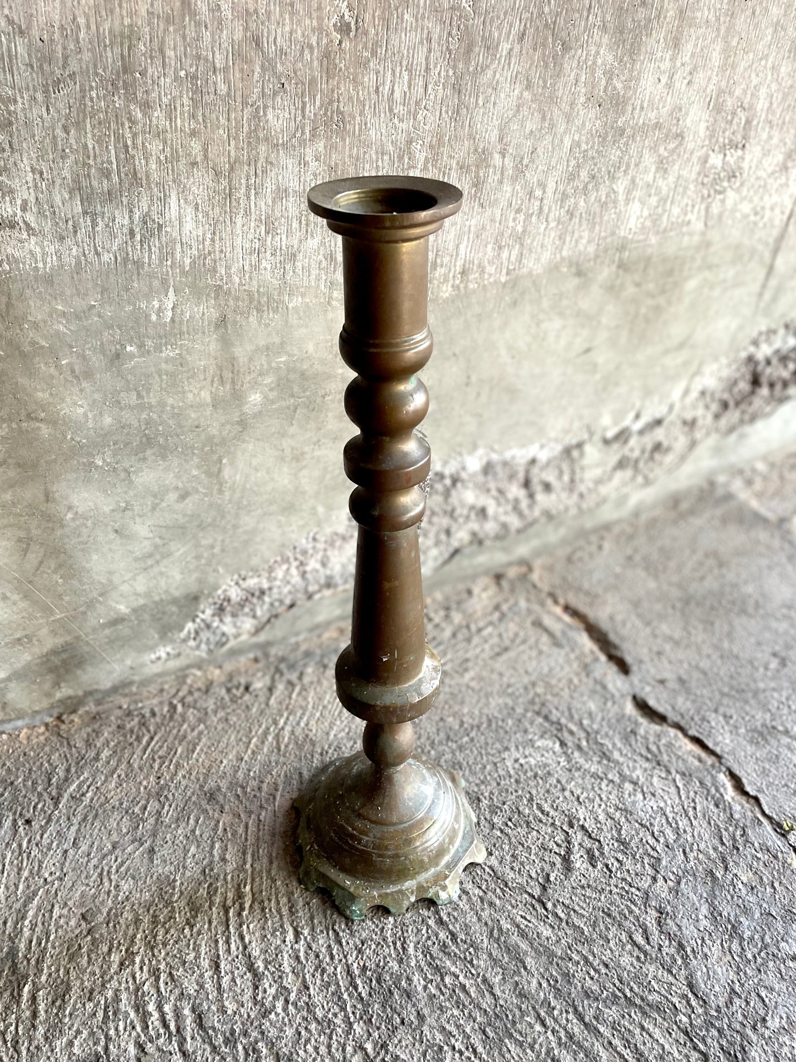 Candelabro de bronce