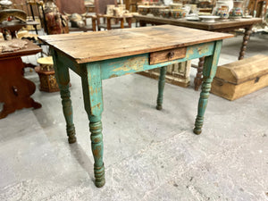 Mesa azul pata torneada