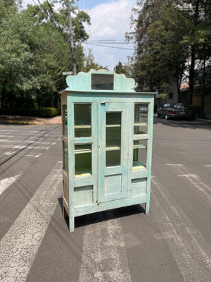 Mueble vitrina con espejo